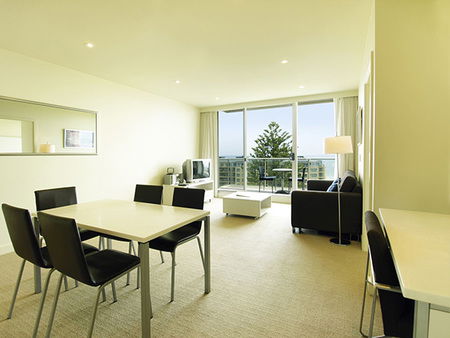 Oaks Liberty Towers - Accommodation Directory 4