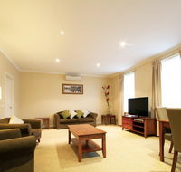 Lake Inn Ballarat - Accommodation Directory