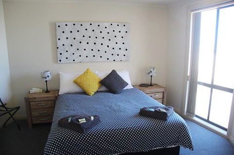 Cliff House Beachfront Villas - Accommodation Directory 0