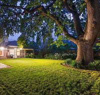 Dumas House - Accommodation Directory