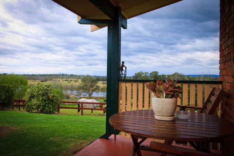 Camden Hillview - Accommodation Directory 8
