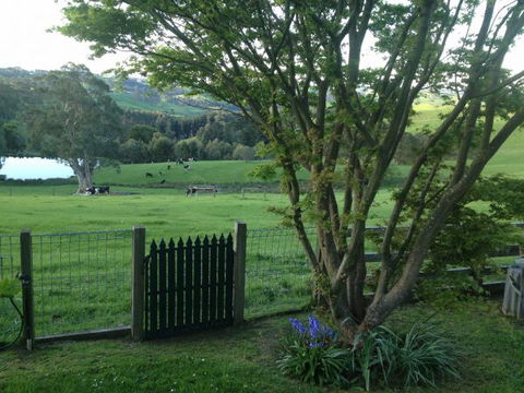 Halcyon Cottage Retreat - Self Contained Accommodation - Accommodation Directory 7