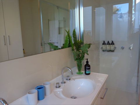 Buoys On Queens - Accommodation Directory 5