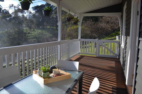 Clifden Cottage - Accommodation Directory 2