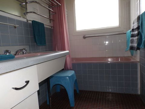 Kirazz House - Accommodation Directory 7