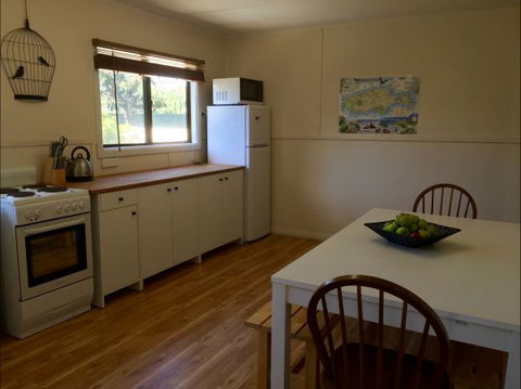 Mel Jays In Kingscote - Accommodation Directory 2