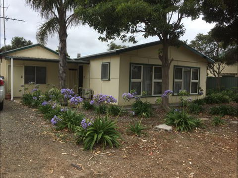 Mel Jays In Kingscote - Accommodation Directory 5