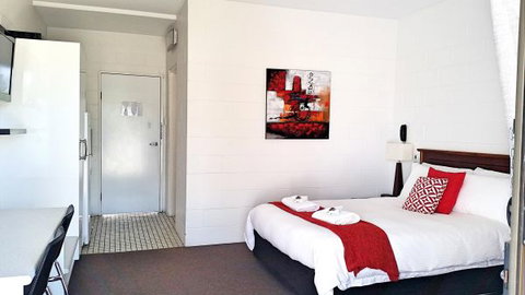 Aaron Motel - Accommodation Directory 5