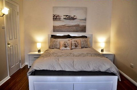 Almond Tree Cottage - Accommodation Directory 1
