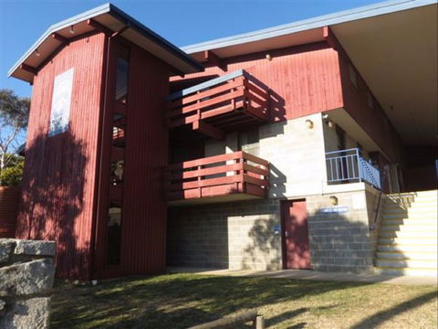 Araluen Lodge - Accommodation Directory 0