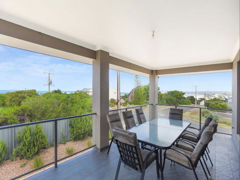 BEAUMONT HOUSE - Accommodation Directory 2