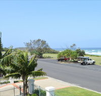 Breakers 1 / 5 at Yamba - Accommodation Directory