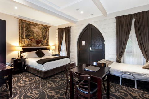 Castle Suites - Kryal Castle - Accommodation Directory 9