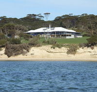 Doyle's On The Bay - Accommodation Directory