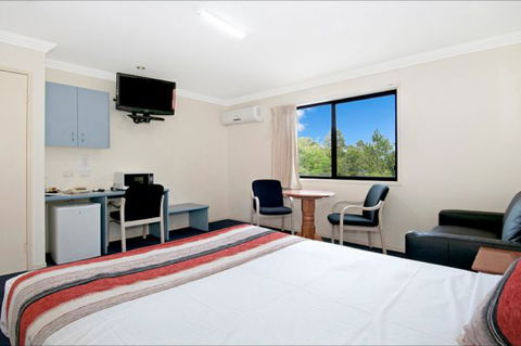 EconoLodge Waterford - Accommodation Directory 3