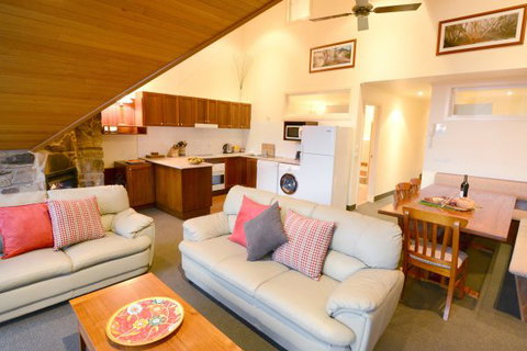 Falls Creek Country Club - Accommodation Directory 3