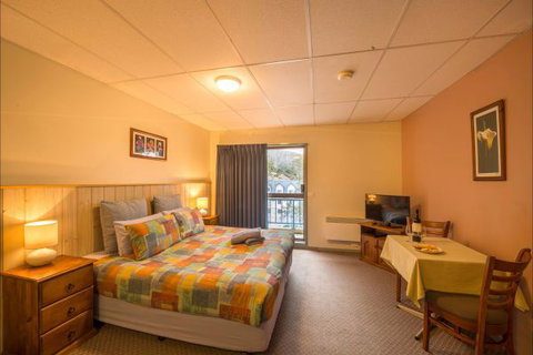 Falls Creek Country Club - Accommodation Directory 8