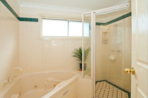 Fairlight House - Accommodation Directory 5