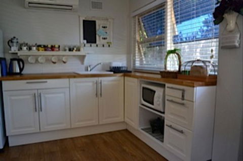 Garden Cottage B And B - Accommodation Directory 2