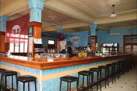 Hotel Corones Charleville - Accommodation Directory 0