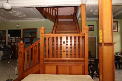 Hotel Corones Charleville - Accommodation Directory 1
