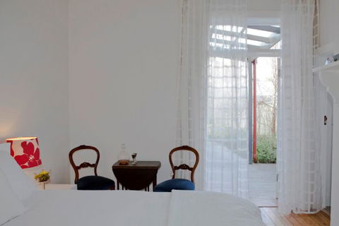Mollisons - Accommodation Directory 4
