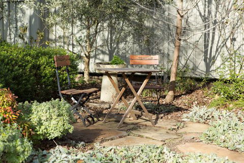 Mollisons - Accommodation Directory 8