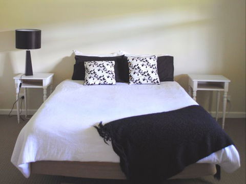 Orange Tree Cottage - Accommodation Directory 1