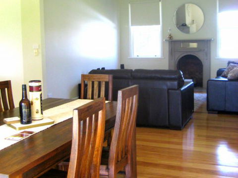Orange Tree Cottage - Accommodation Directory 3
