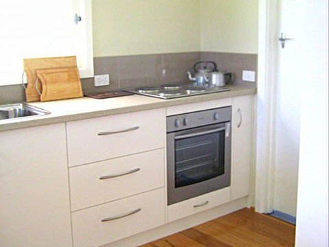 Orange Tree Cottage - Accommodation Directory 6
