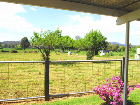 Orange Tree Cottage - Accommodation Directory 8