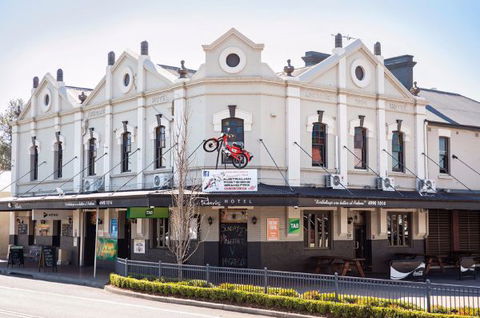 Pedens Hotel - Accommodation Directory 0