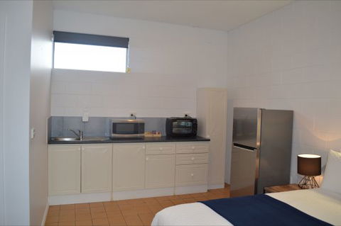 Penguin Seaside Motel - Accommodation Directory 2