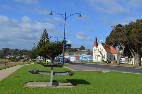 Penguin Seaside Motel - Accommodation Directory 6