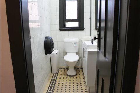 Royal Hotel Ryde - Accommodation Directory 8