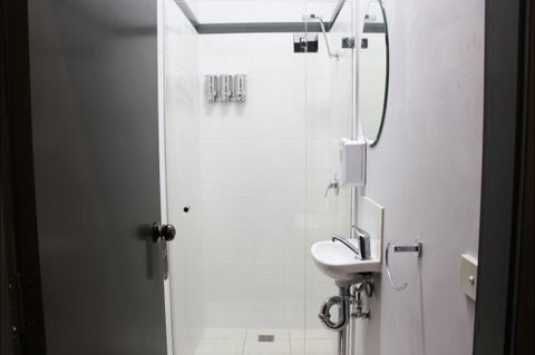 Royal Hotel Ryde - Accommodation Directory 9