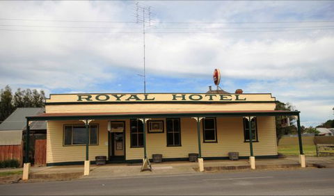 Royal Hotel Snake Valley - Accommodation Directory 0