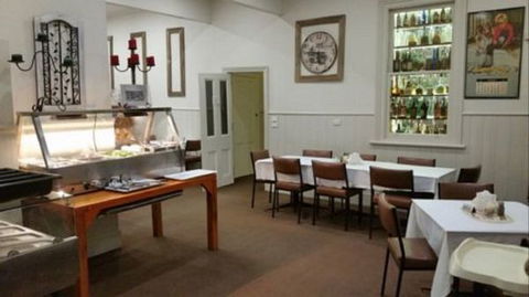 Royal Hotel Snake Valley - Accommodation Directory 1