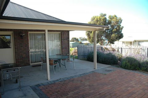 Seashells Apartments Unit 2 - Accommodation Directory 5