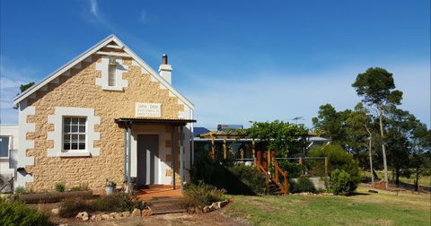 The Old Drik Drik Schoolhouse Retreat - Accommodation Directory 0
