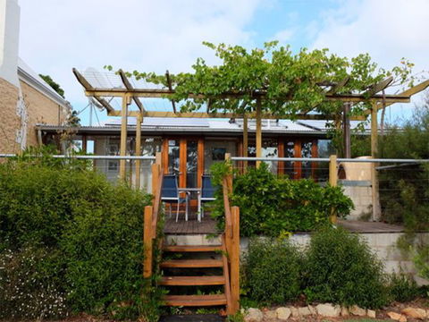 The Old Drik Drik Schoolhouse Retreat - Accommodation Directory 1