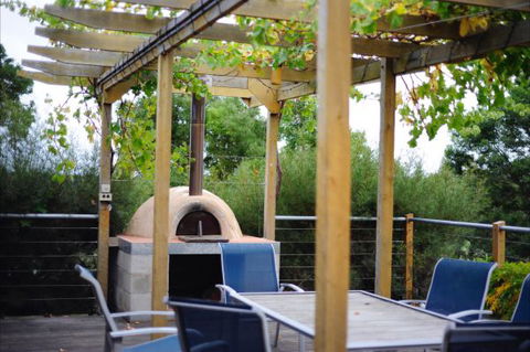 The Old Drik Drik Schoolhouse Retreat - Accommodation Directory 4