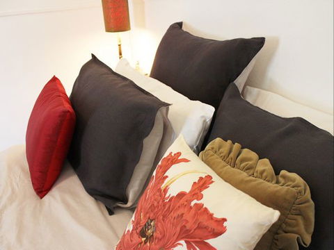 The Gold House - Accommodation Directory 2
