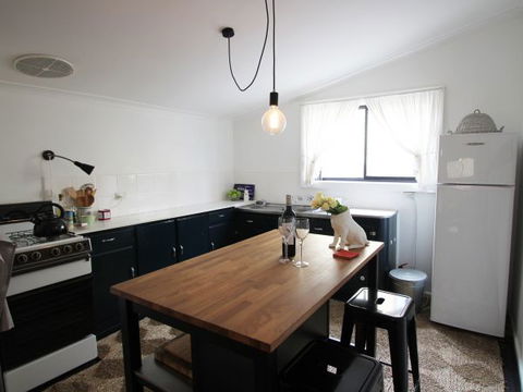 The Gold House - Accommodation Directory 5