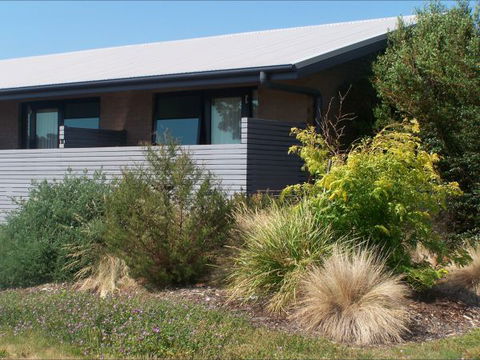 The Foreshore Motel & Tavern (Hobart) Lauderdale - Accommodation Directory 0