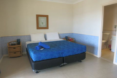 The Sunset - Accommodation Directory 2