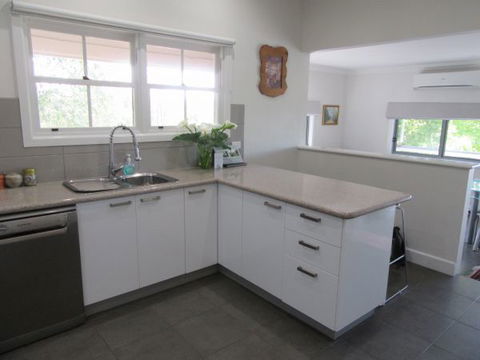 Valley View Cottage - Accommodation Directory 1