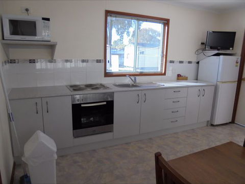 Wagga Wagga Tourist Park - Accommodation Directory 2