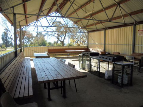 Wagga Wagga Tourist Park - Accommodation Directory 7