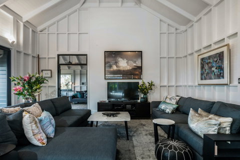 Aja - Accommodation Directory 9